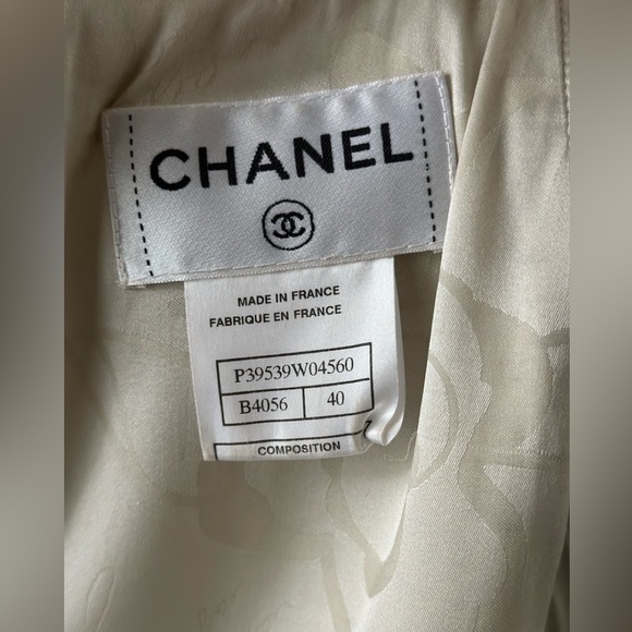 Authentic Chanel Sleeveless oatmeal wool fur trimmed dress size 40 - Picture 4 of 12